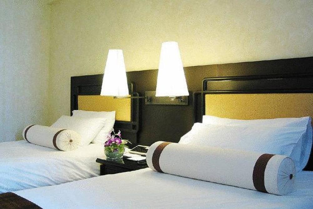 Hotel Centara Yai 4*