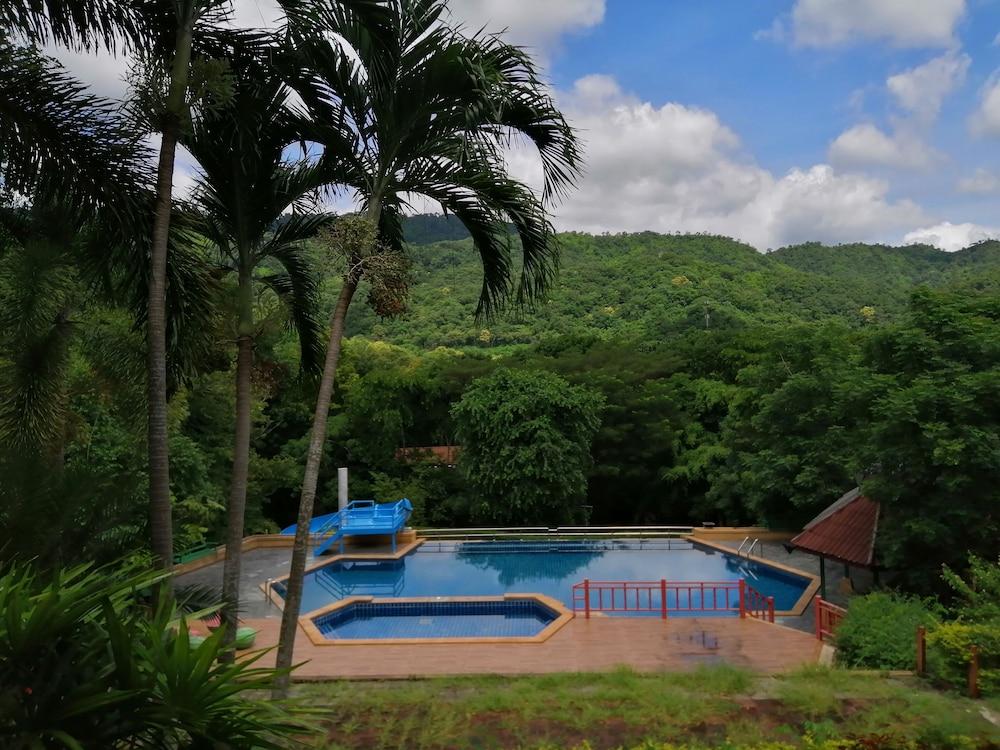 Hotel Cabbages & Condoms Khaoyai 3*
