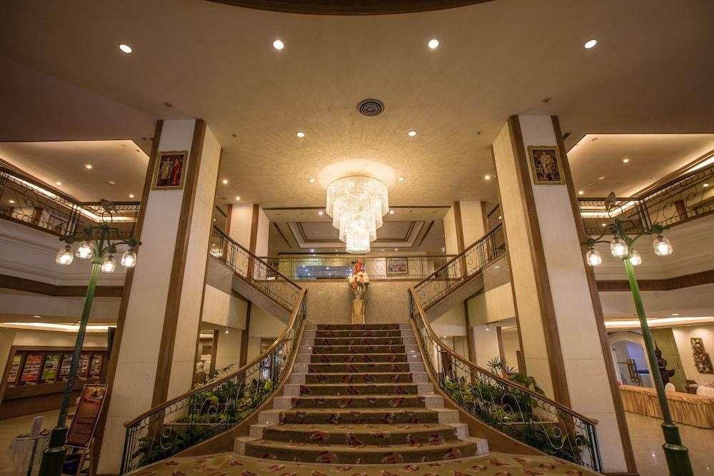 The Twin Lotus Hotel 5*