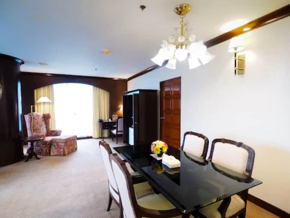 The Twin Lotus Hotel 5*