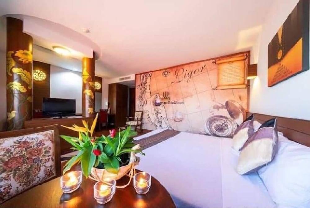 The Ligor Hotel