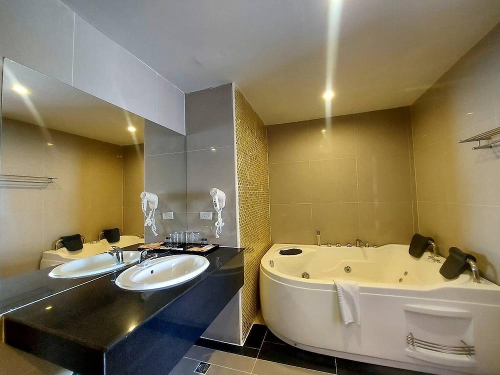 M Danok Hotel Sadao