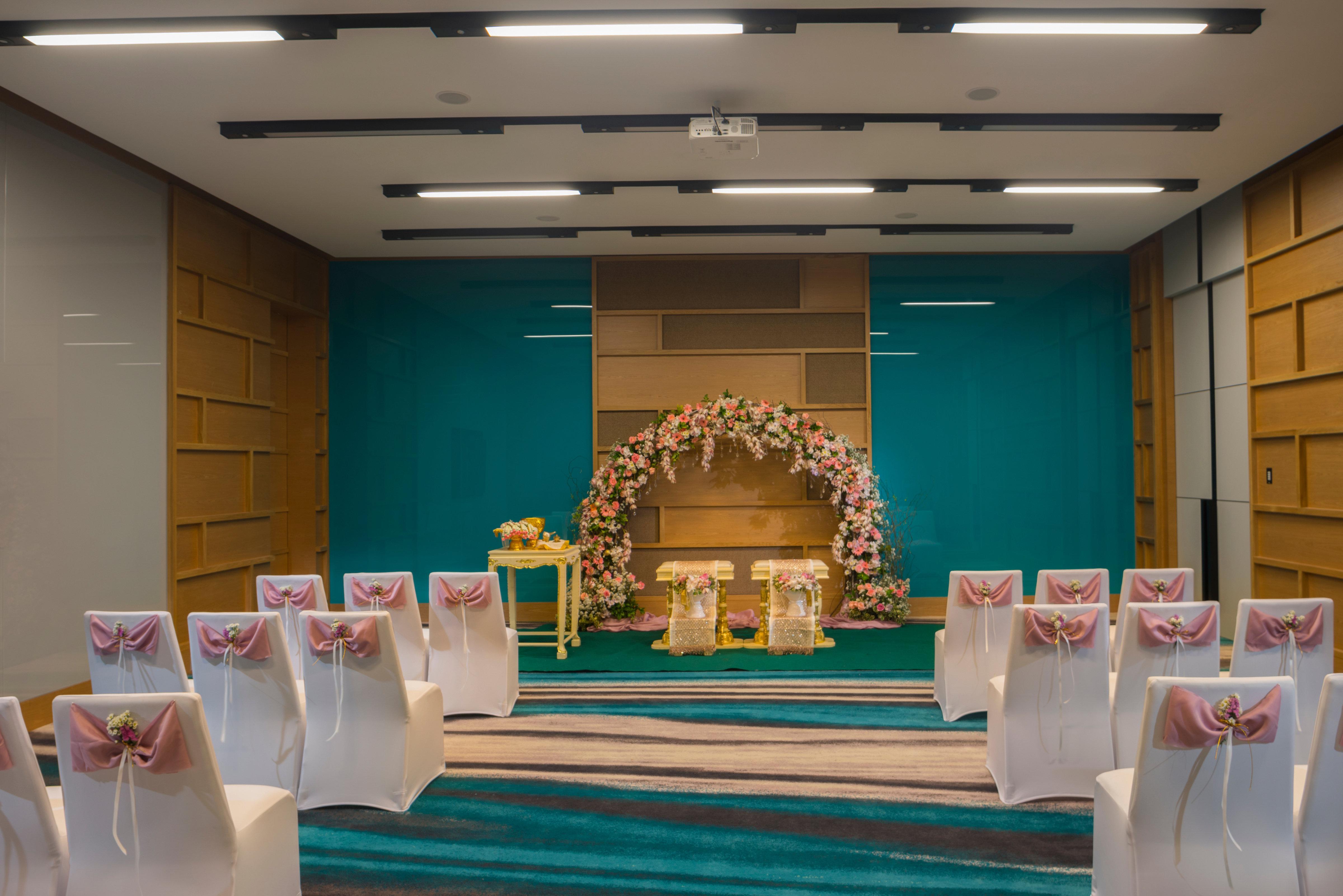 Vana Nava Hua Hin, An Ihg HHQ