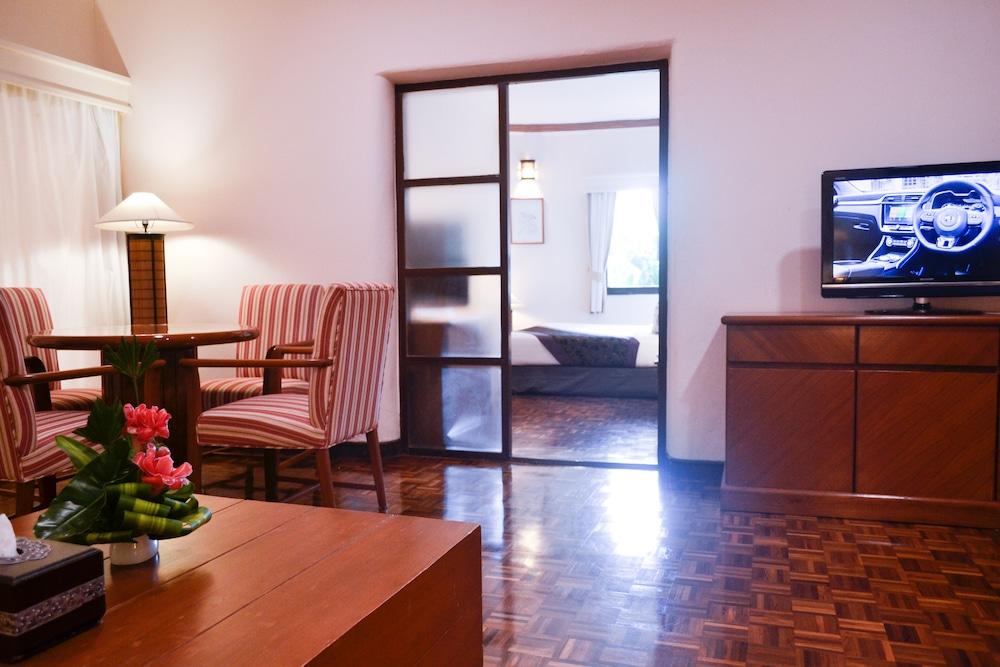 Imperial Phukaew Hill Resort