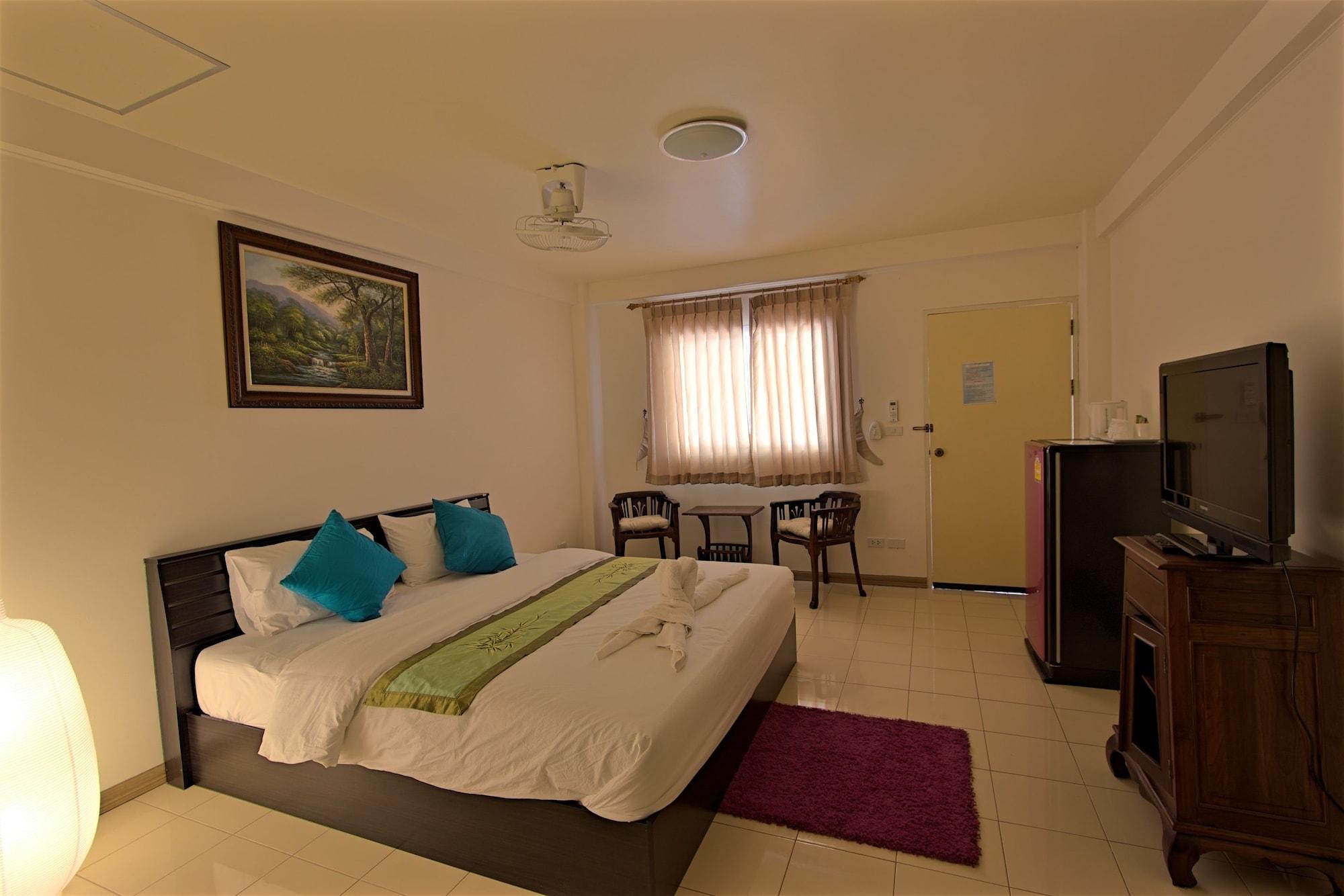 Aparthotel Charn