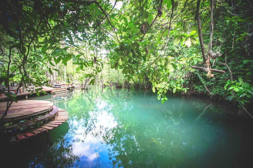 Resort Blu Monkey Pooltara & Pet Friendly Krabi