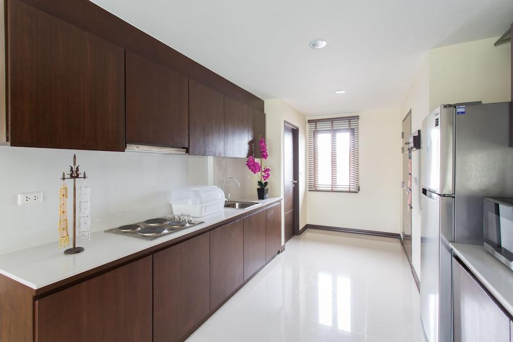 Hotel The Lai Thai Luxury Condominiums