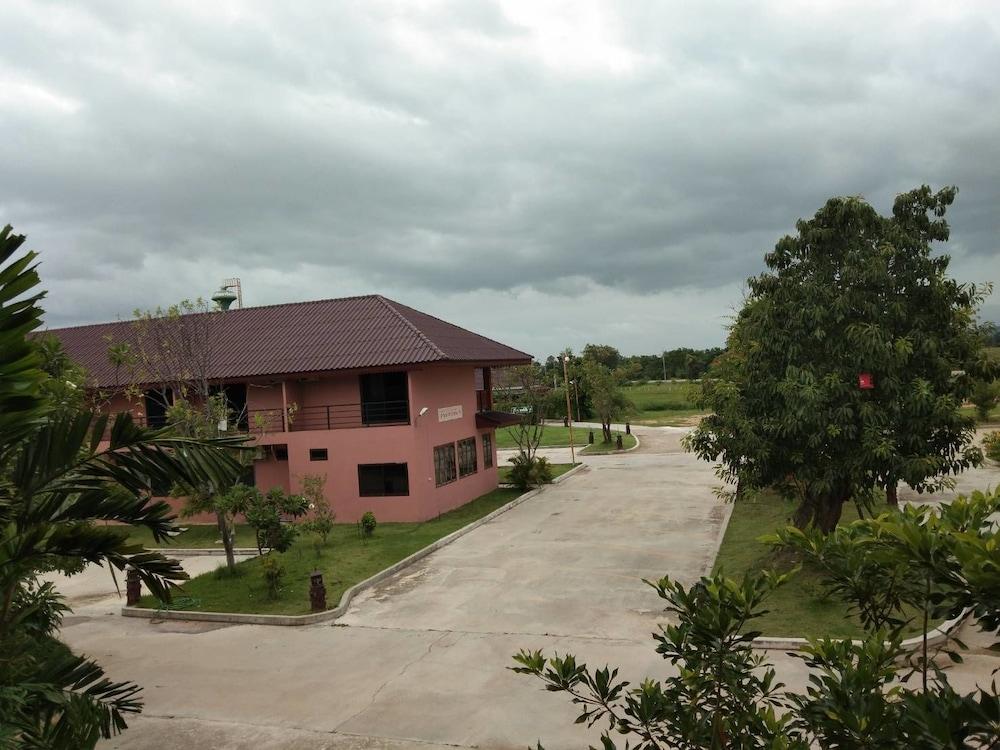 Grand And Sukhothai