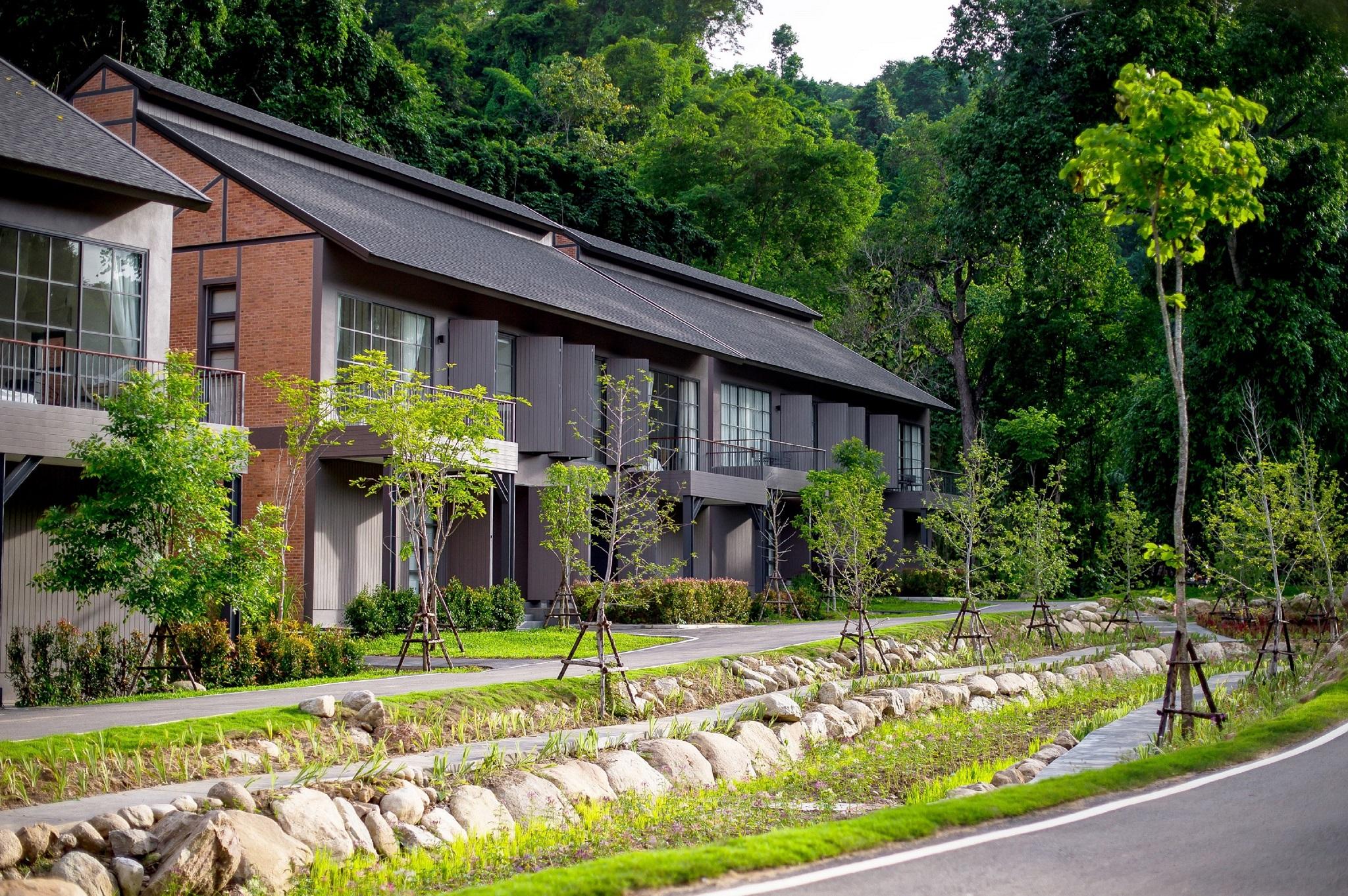 Flora Creek Resort Hang Dong