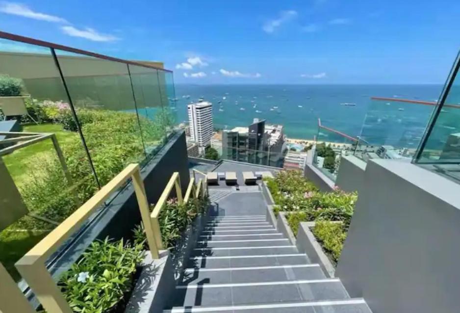 Apartment Edge Seaview With Infinity Pool Pattaya