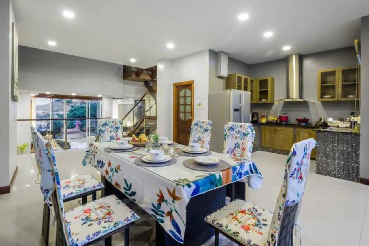 Villa Villa: Oceanview Pool With Thai Hospitality