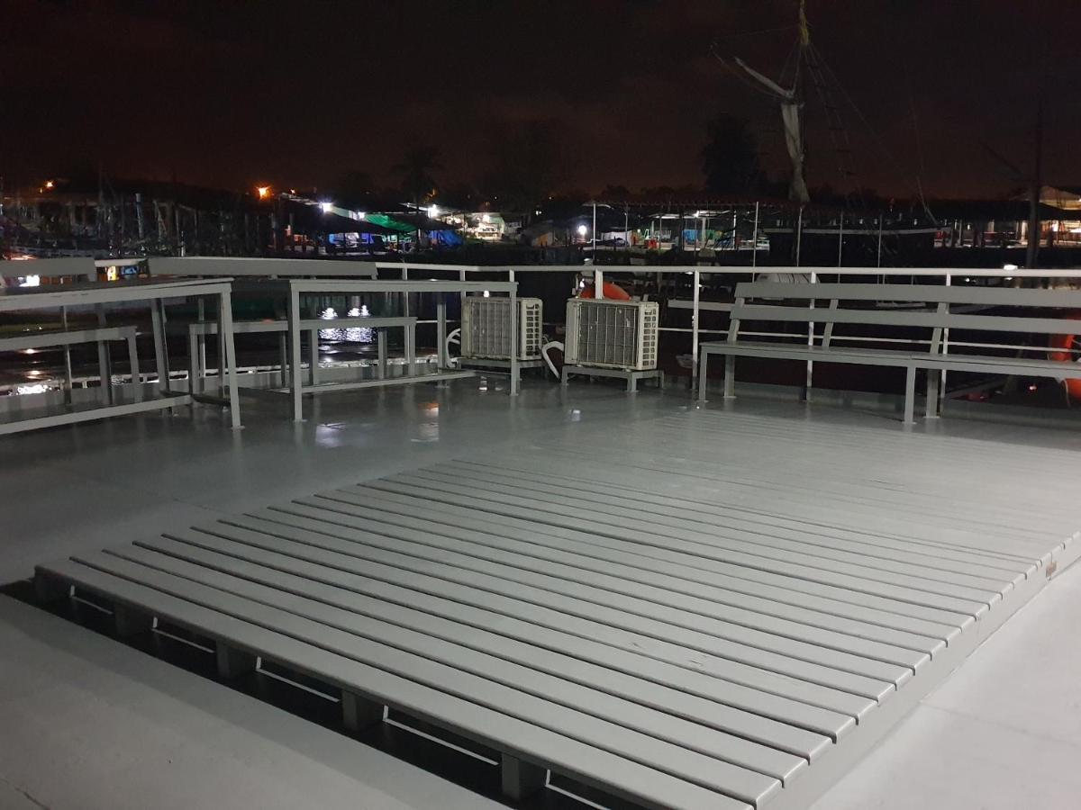Botel - Koh Tao Night Ferry *