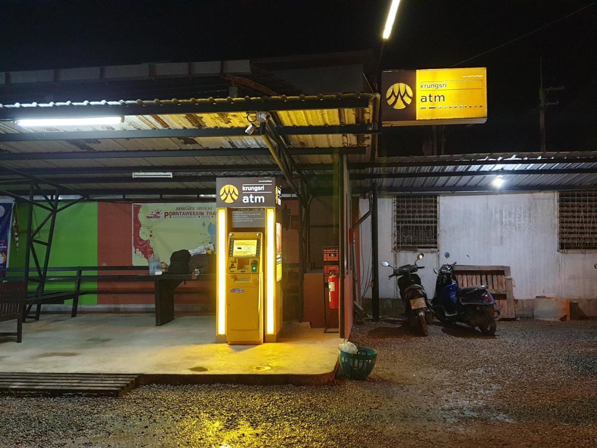 - Koh Tao Night Ferry Botel *