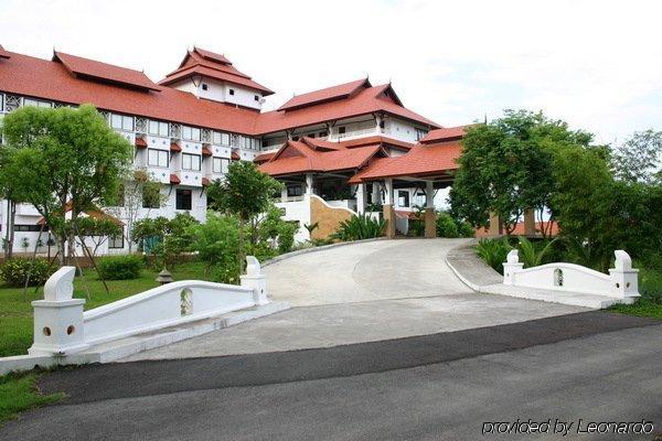 Life Up And Hotel 3*