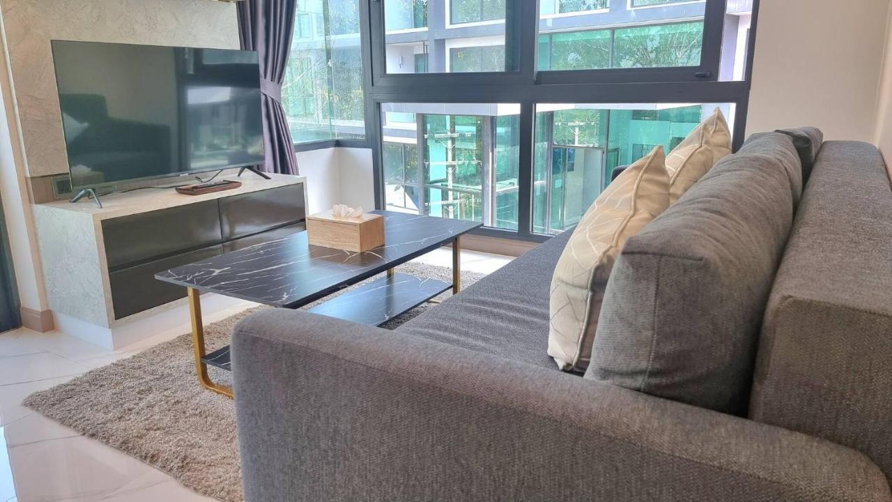 Apartment B504-partial Seaview Floor 1br *