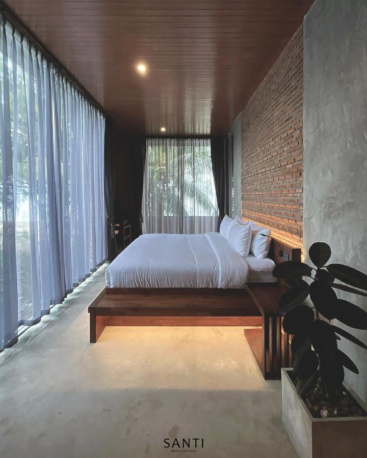 Santi Retreat