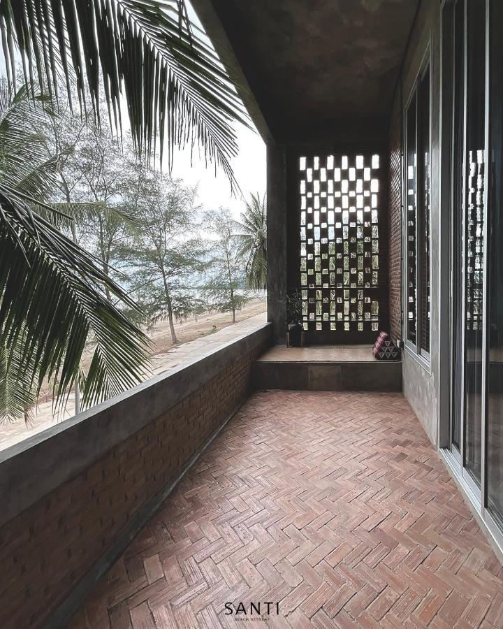 Santi Retreat