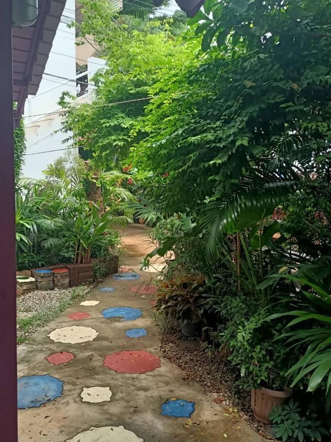 Adrian View Bed & Breakfast Ko Si Chang