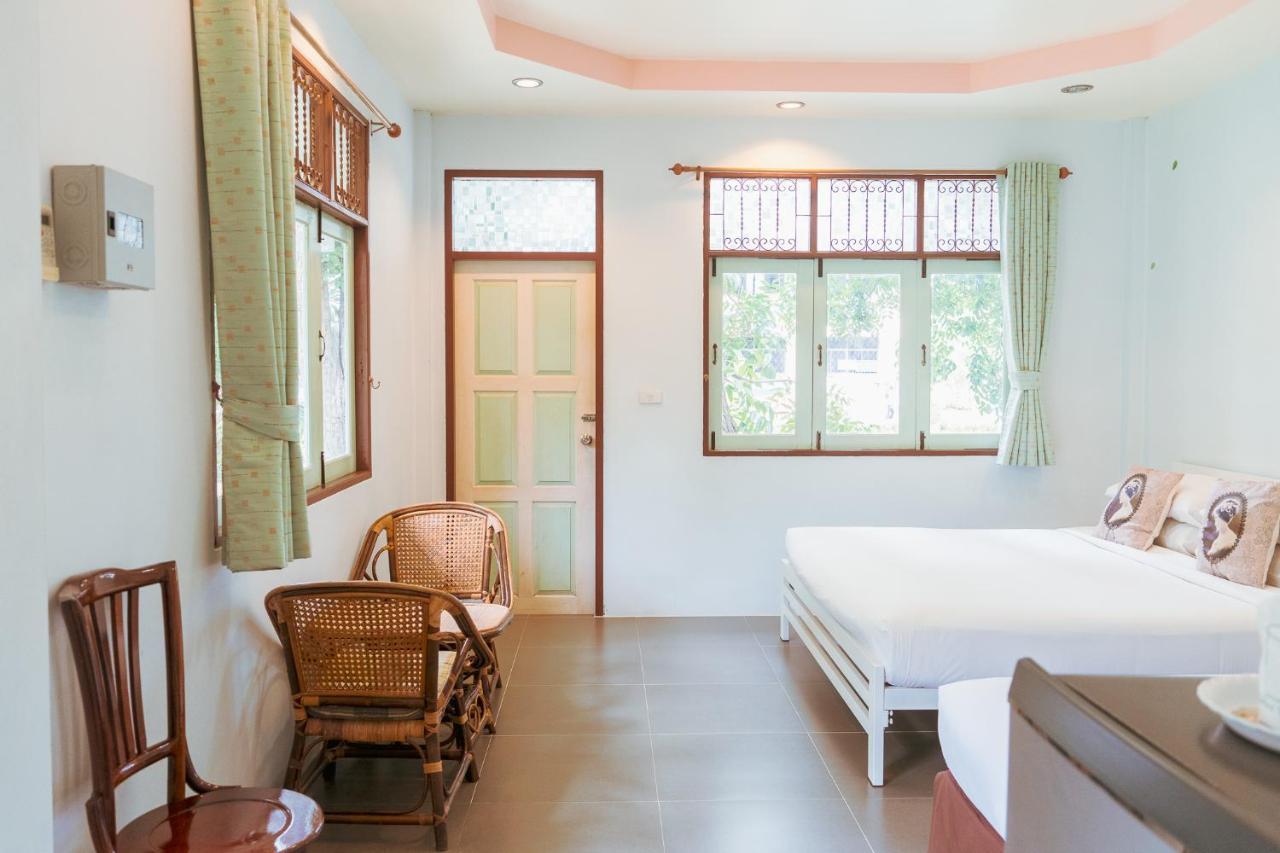 Resort Baansuansabai Phloenpanmai Samut Songkhram