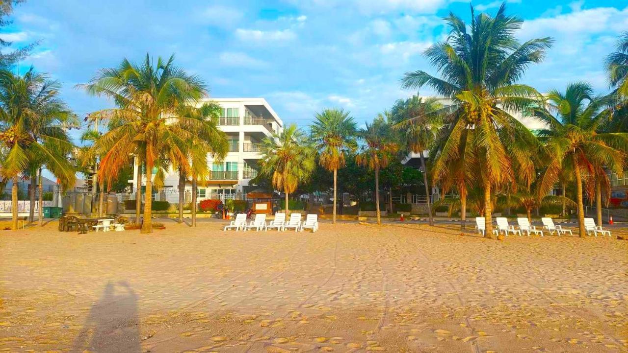 Beachfront With Balcony, Sea View & Pool View - Cha Am - Hua Hin Apartment Cha-Am