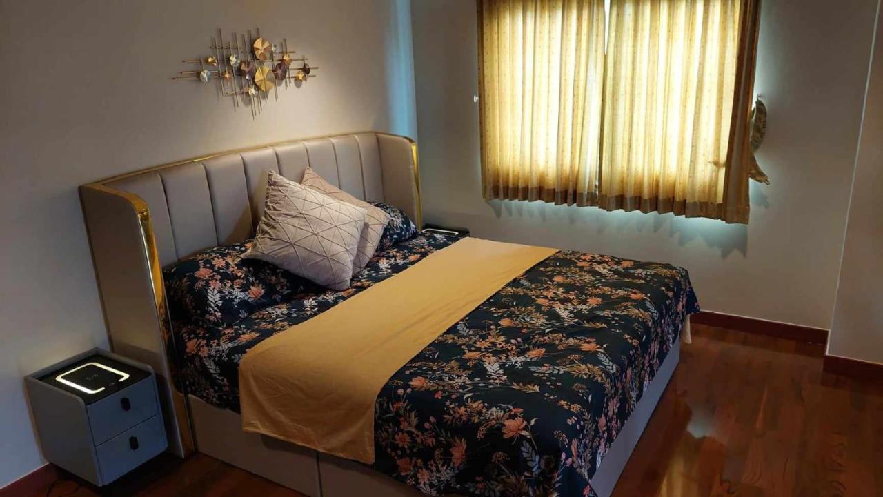 Apartment Beachfront With Balcony, Sea View & Pool View - Cha Am - Hua Hin