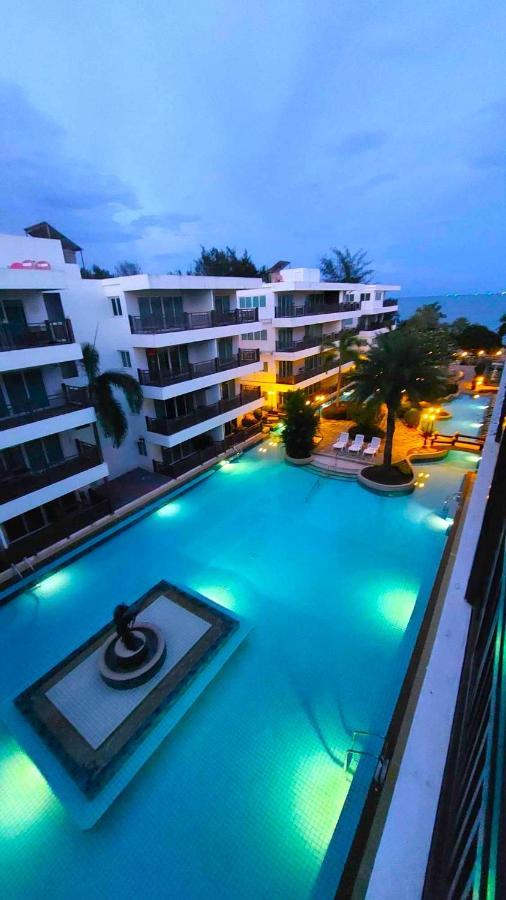 Apartment Beachfront With Balcony, Sea View & Pool View - Cha Am - Hua Hin *