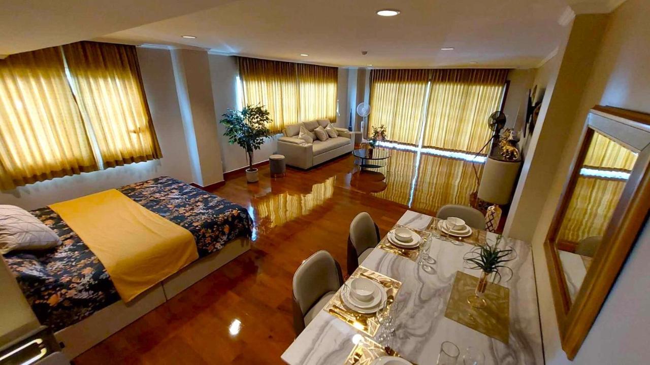 Beachfront With Balcony, Sea View & Pool View - Cha Am - Hua Hin Apartment *