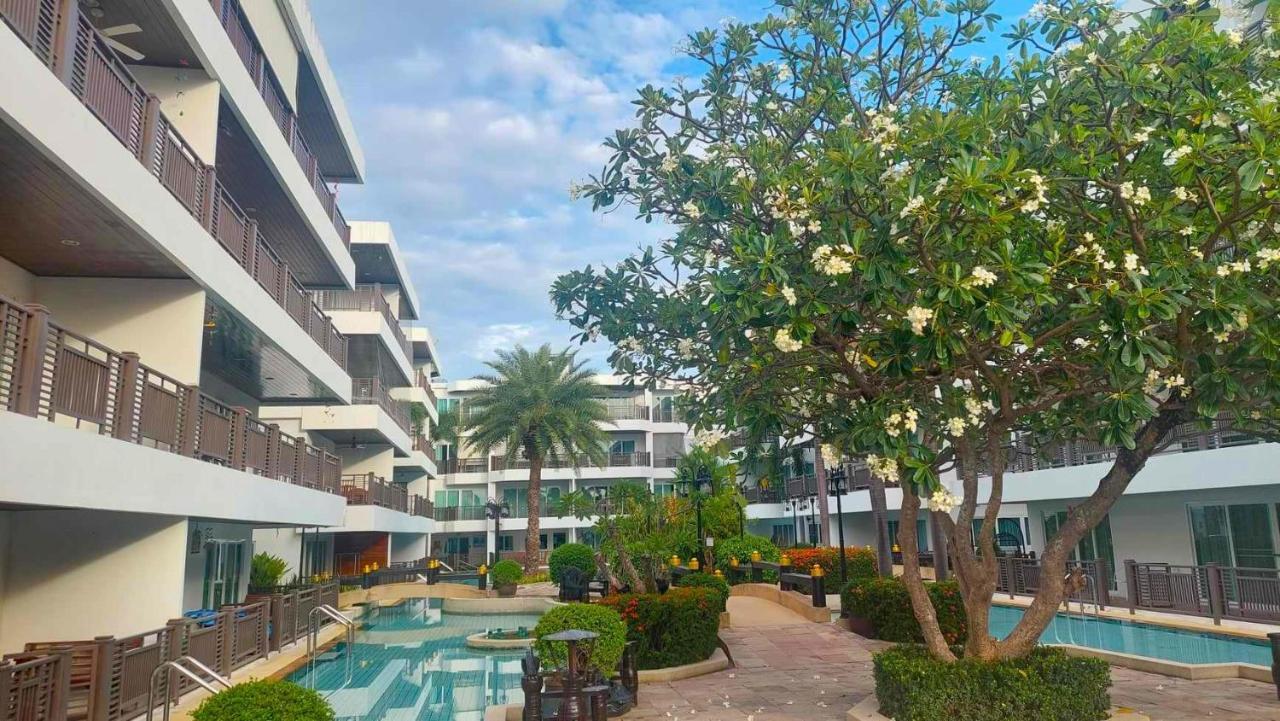 Apartment Beachfront With Balcony, Sea View & Pool View - Cha Am - Hua Hin