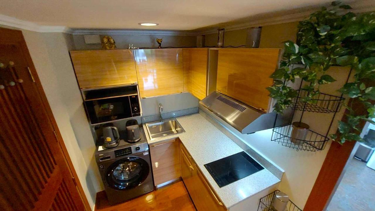 Apartment Beachfront With Balcony, Sea View & Pool View - Cha Am - Hua Hin