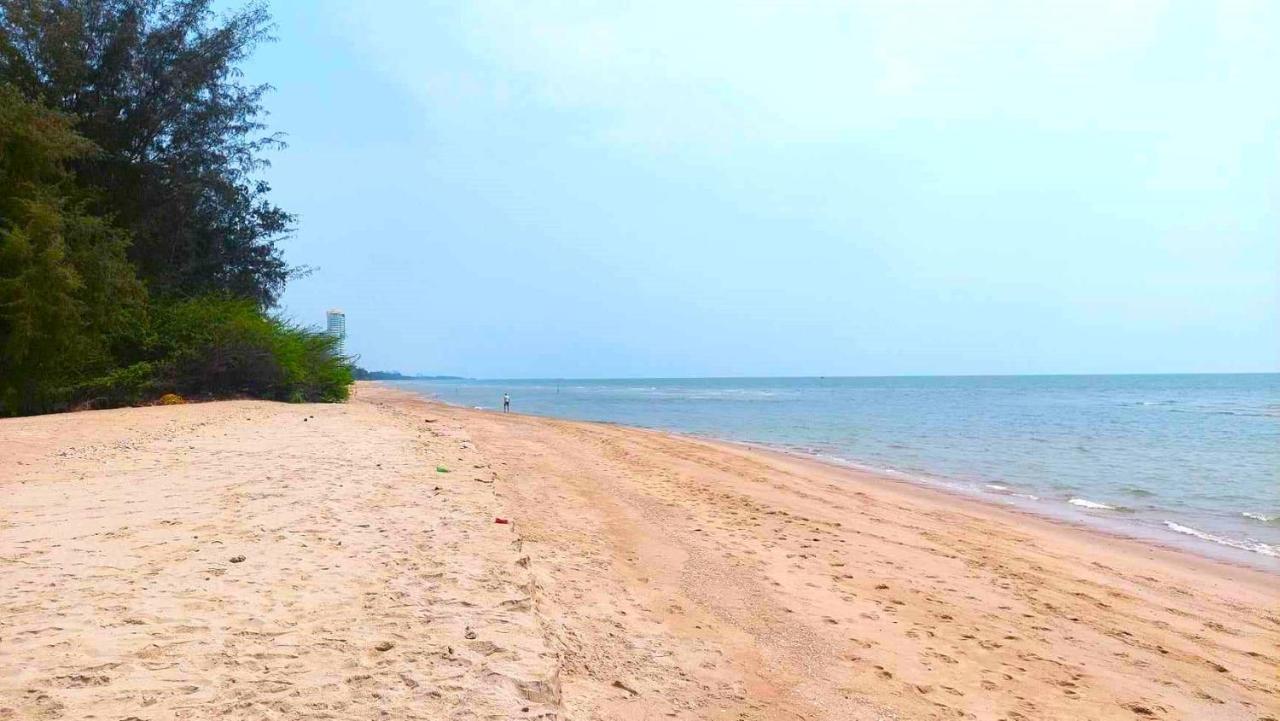 Apartment Beachfront With Balcony, Sea View & Pool View - Cha Am - Hua Hin
