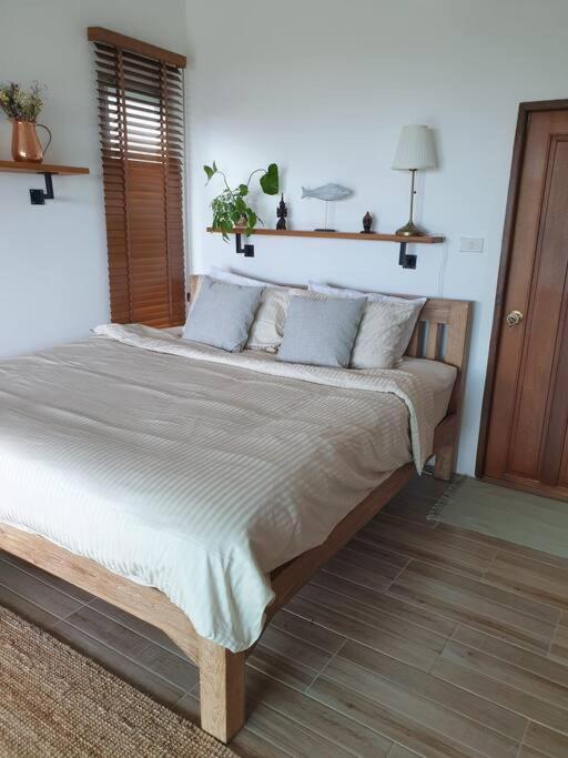The Nest - Stylish One Bed House Villa *