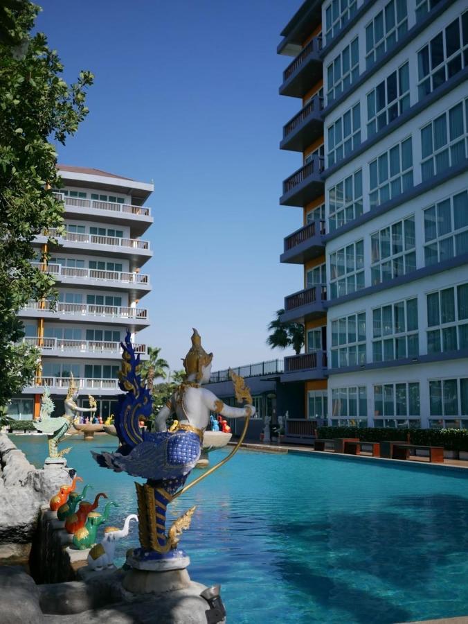 The Pattaya 5* Na Chom Thian