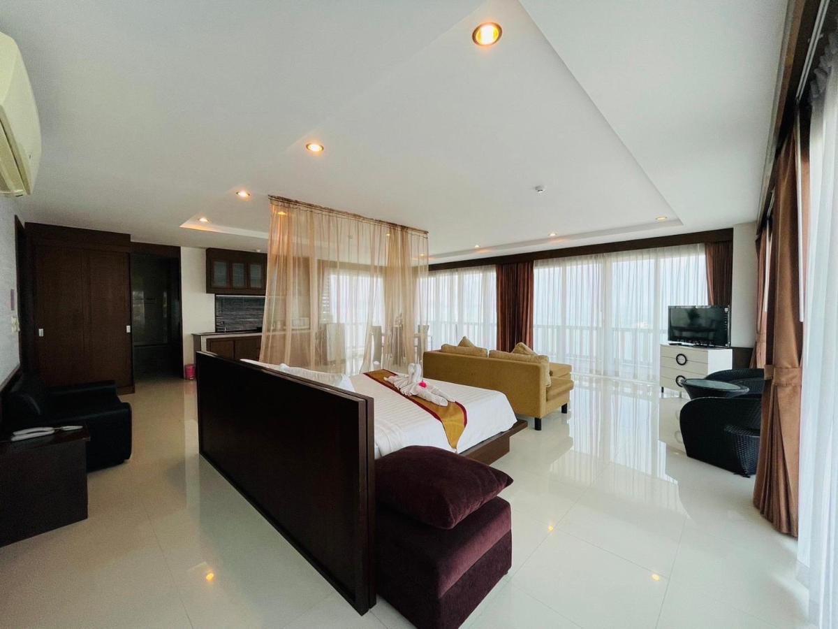 The Pattaya 5* Na Chom Thian