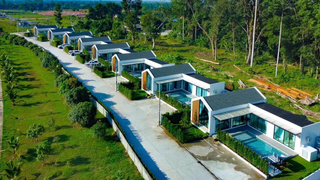 Resort Paramount 2