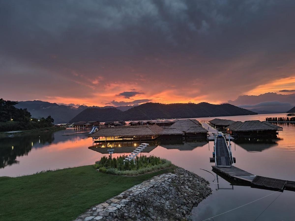 Resort Ruknam Ban Hin Hak