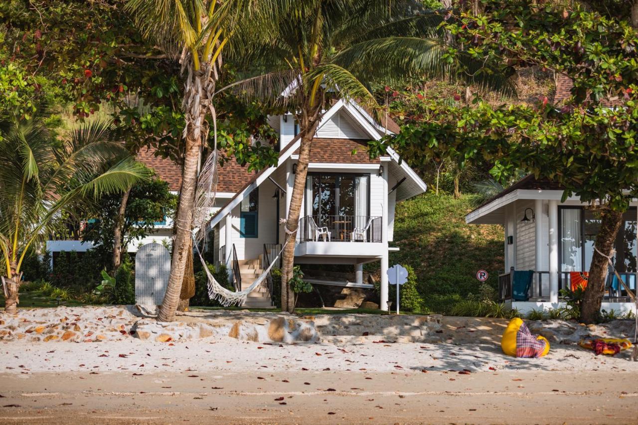 Resort Sea Escape