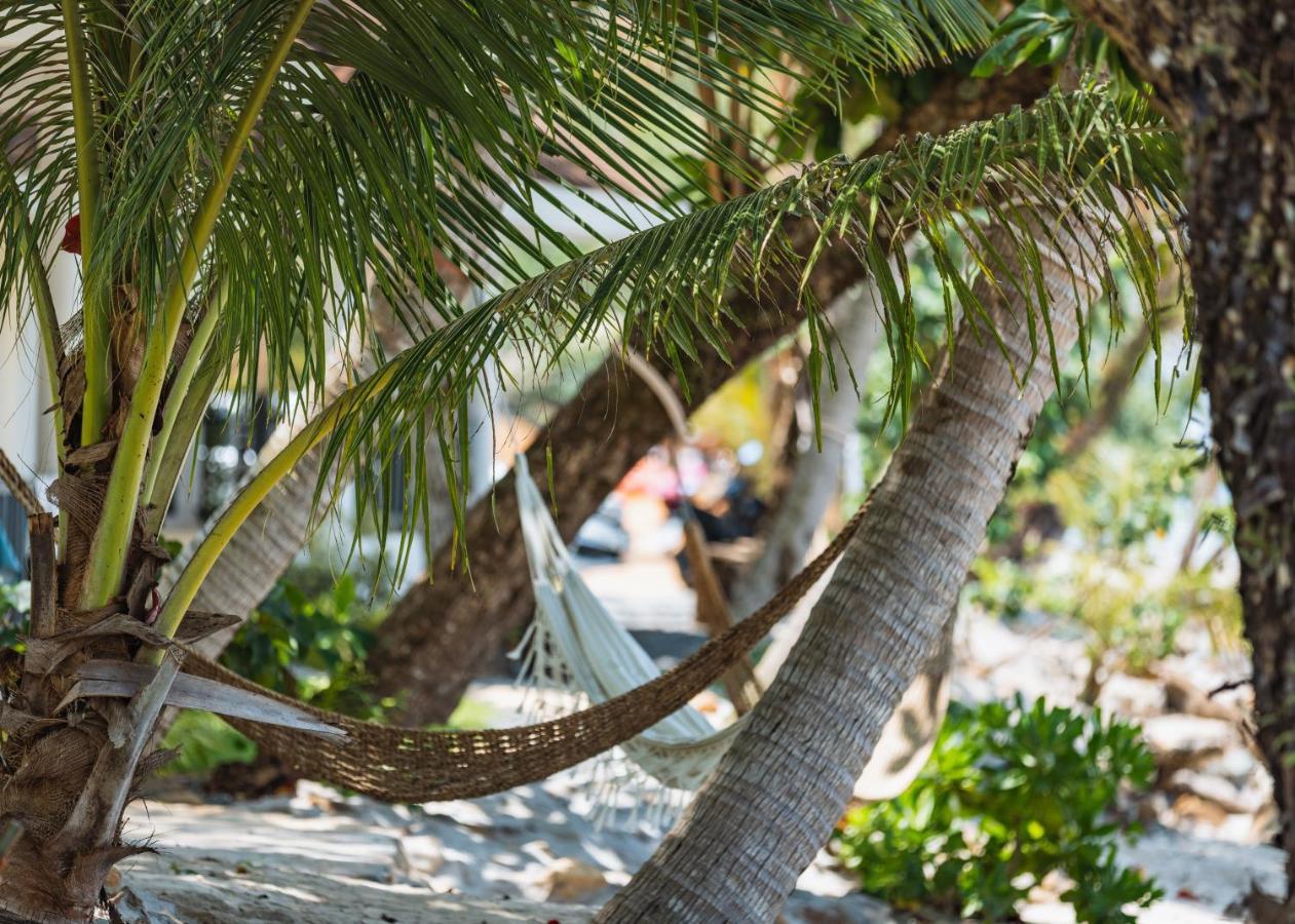 Sea Escape Resort *