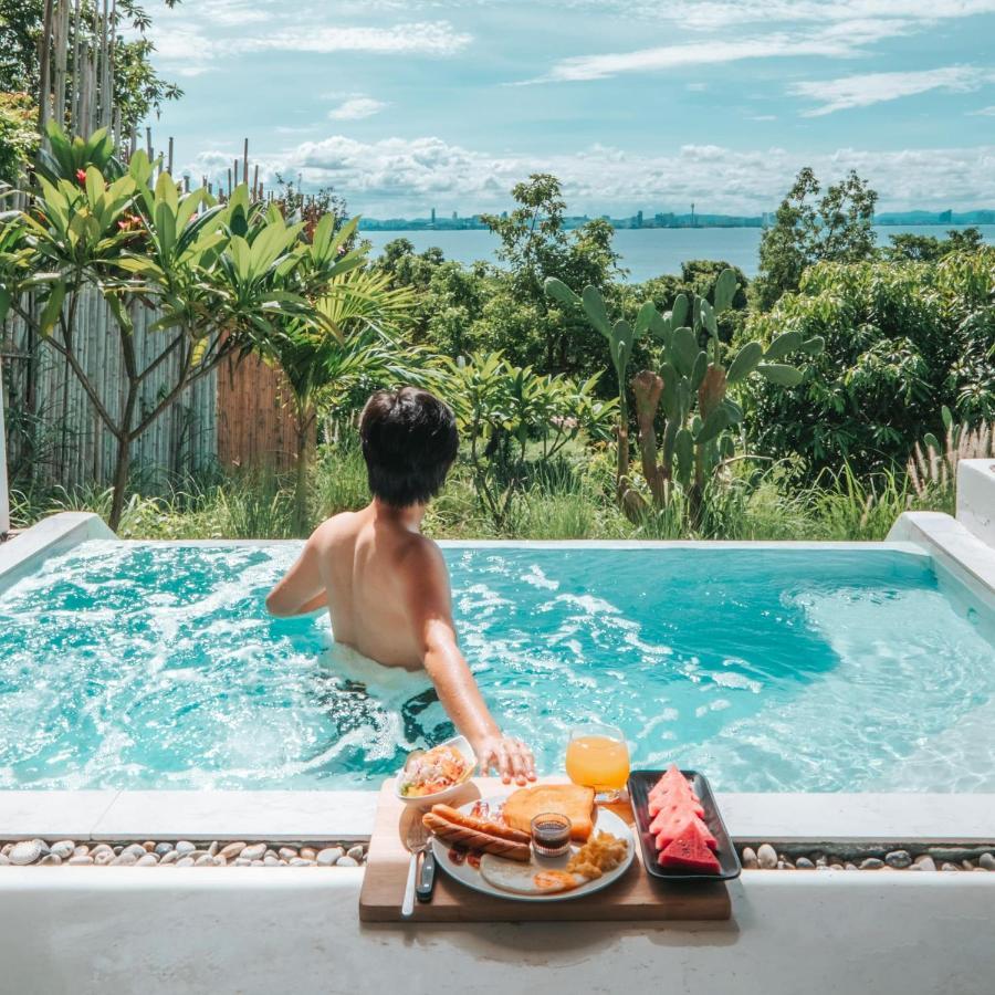 Myth Bar And Bistro Resort Ko Lan