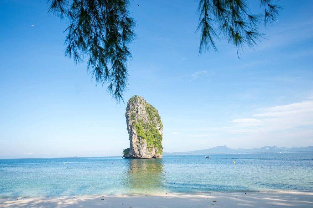 Hotel Maneetel Krabi Beachfront-sha 4*