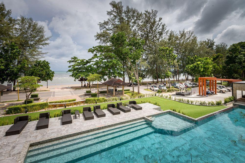 Maneetel Krabi Beachfront-sha 4* Ao Nang