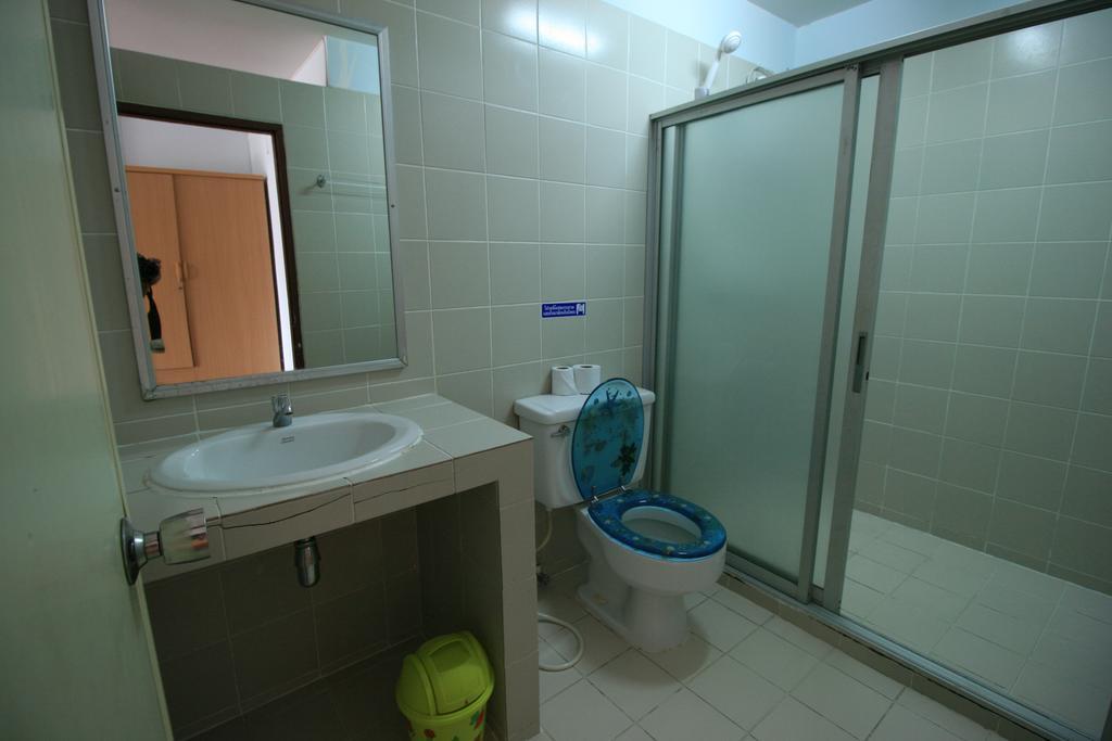 Beachfront Cha Am Guest house Cha-Am