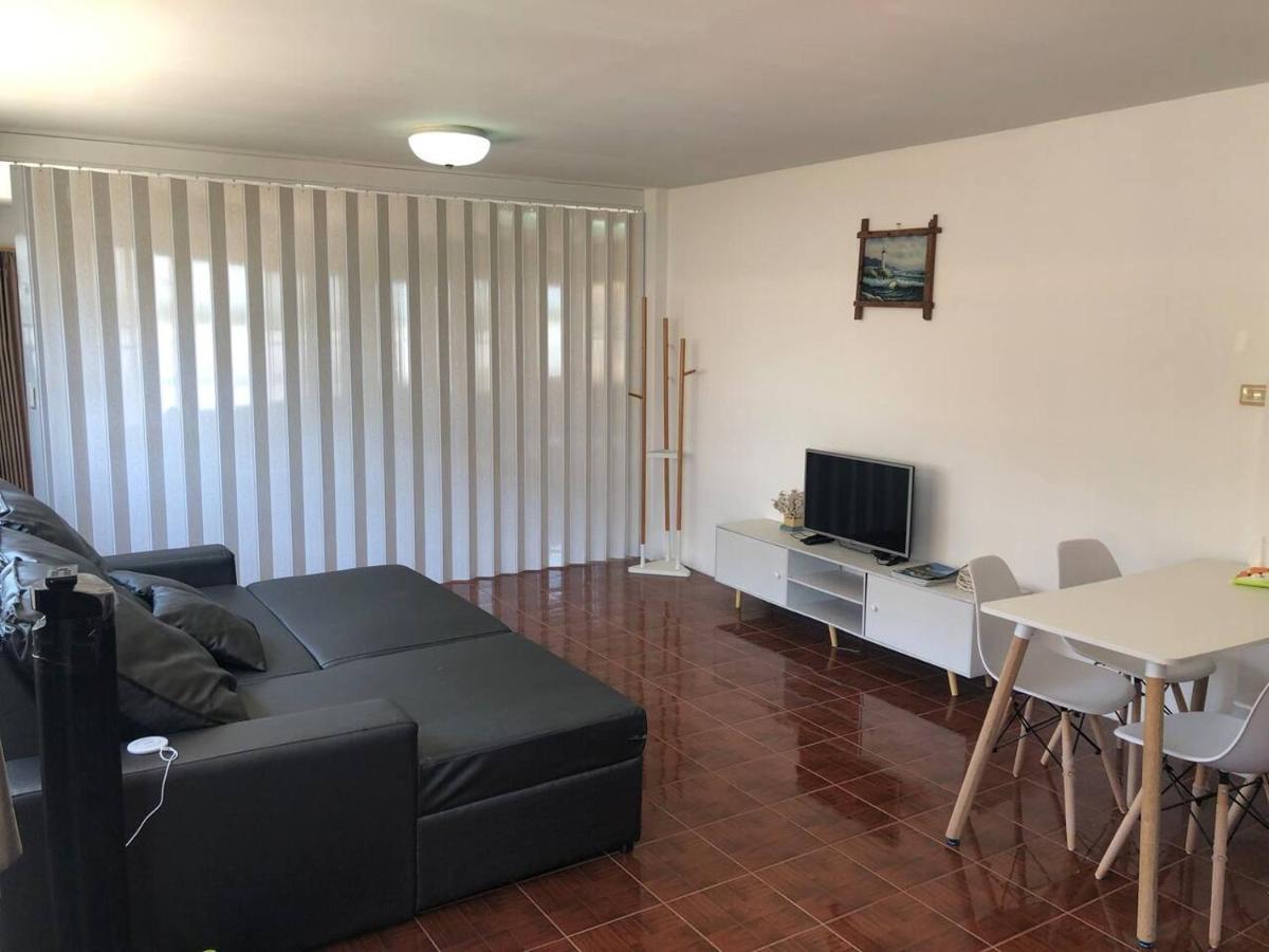 Beachfront Family Room, Relax & Sunbathe 5 Guests *