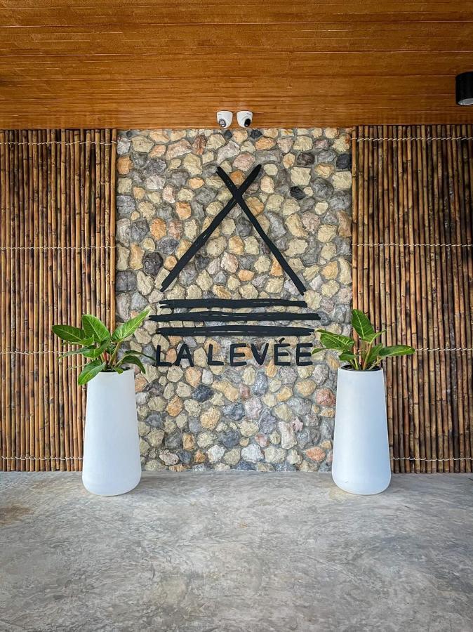 La Levee *