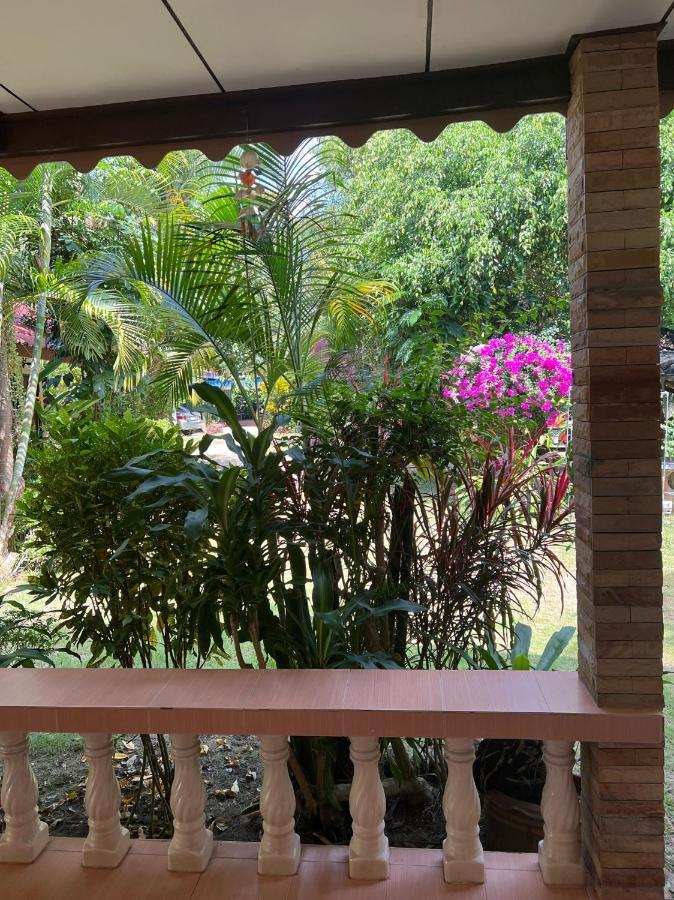 Garden Bungalow Resort *