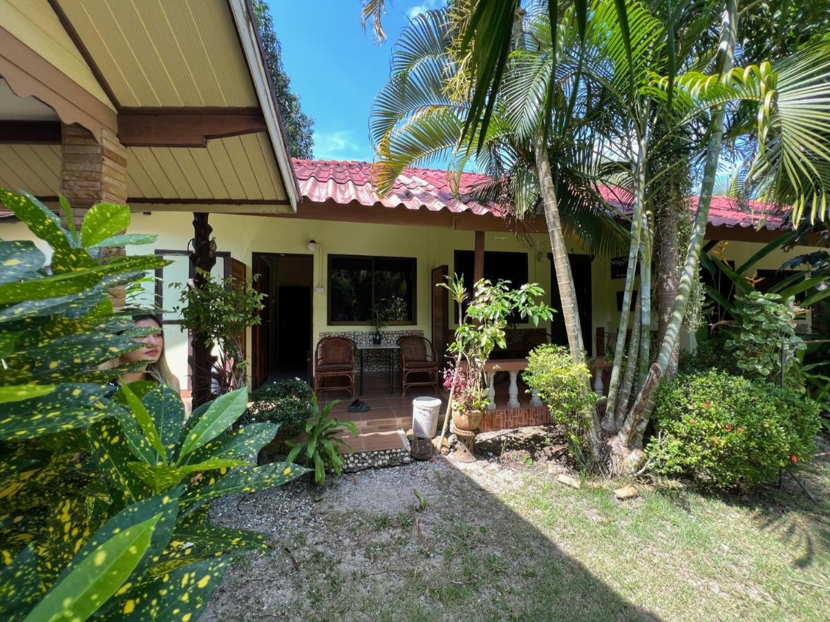 Garden Bungalow Resort *