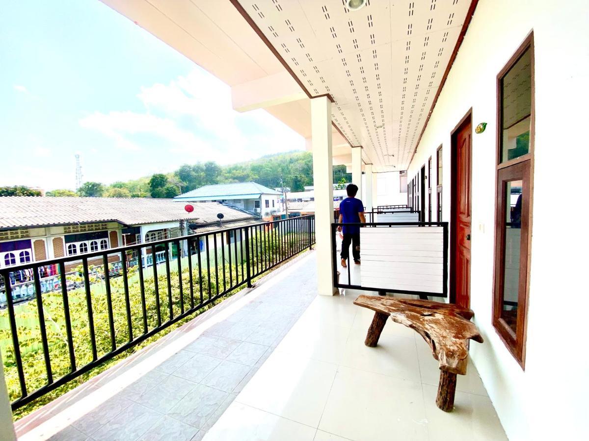 Hotel The Time Samed House *