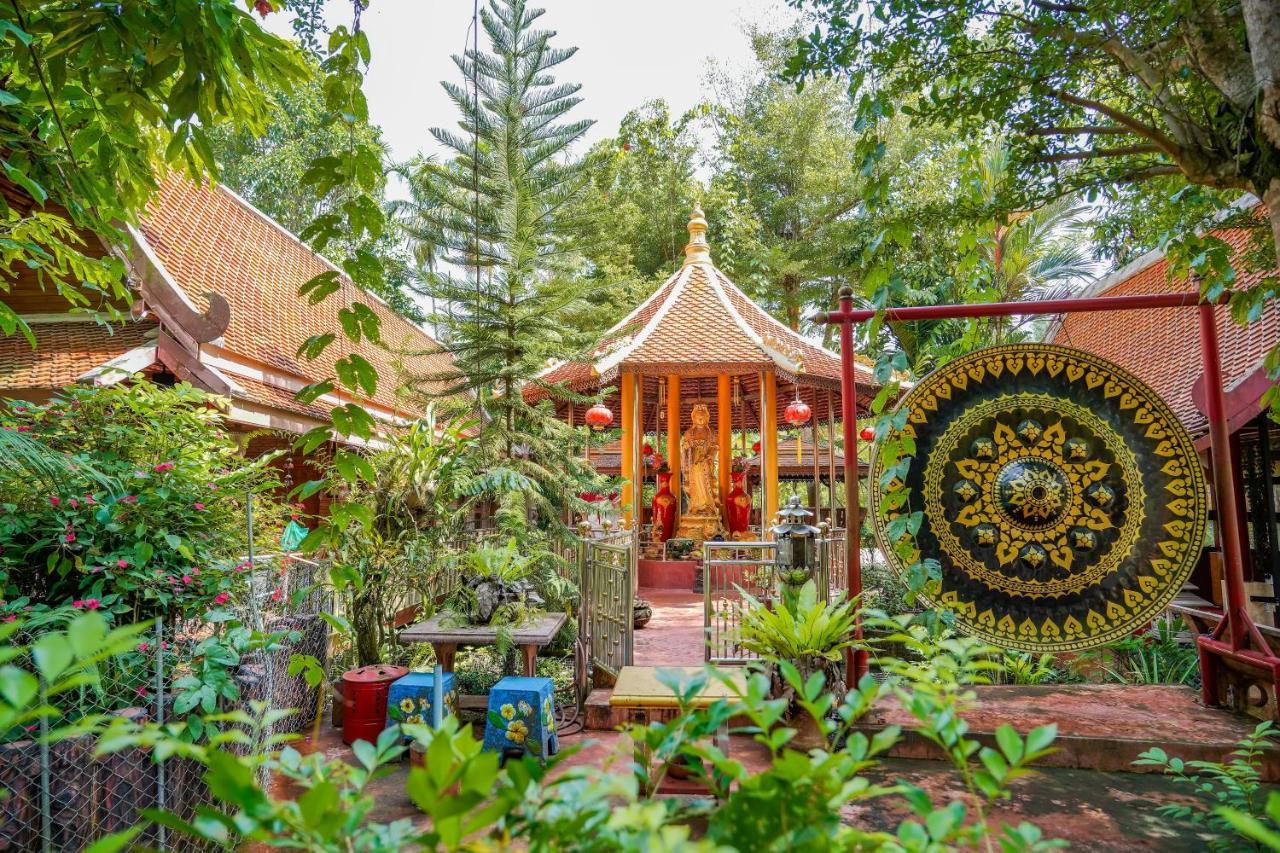 Happy Garden Resort *