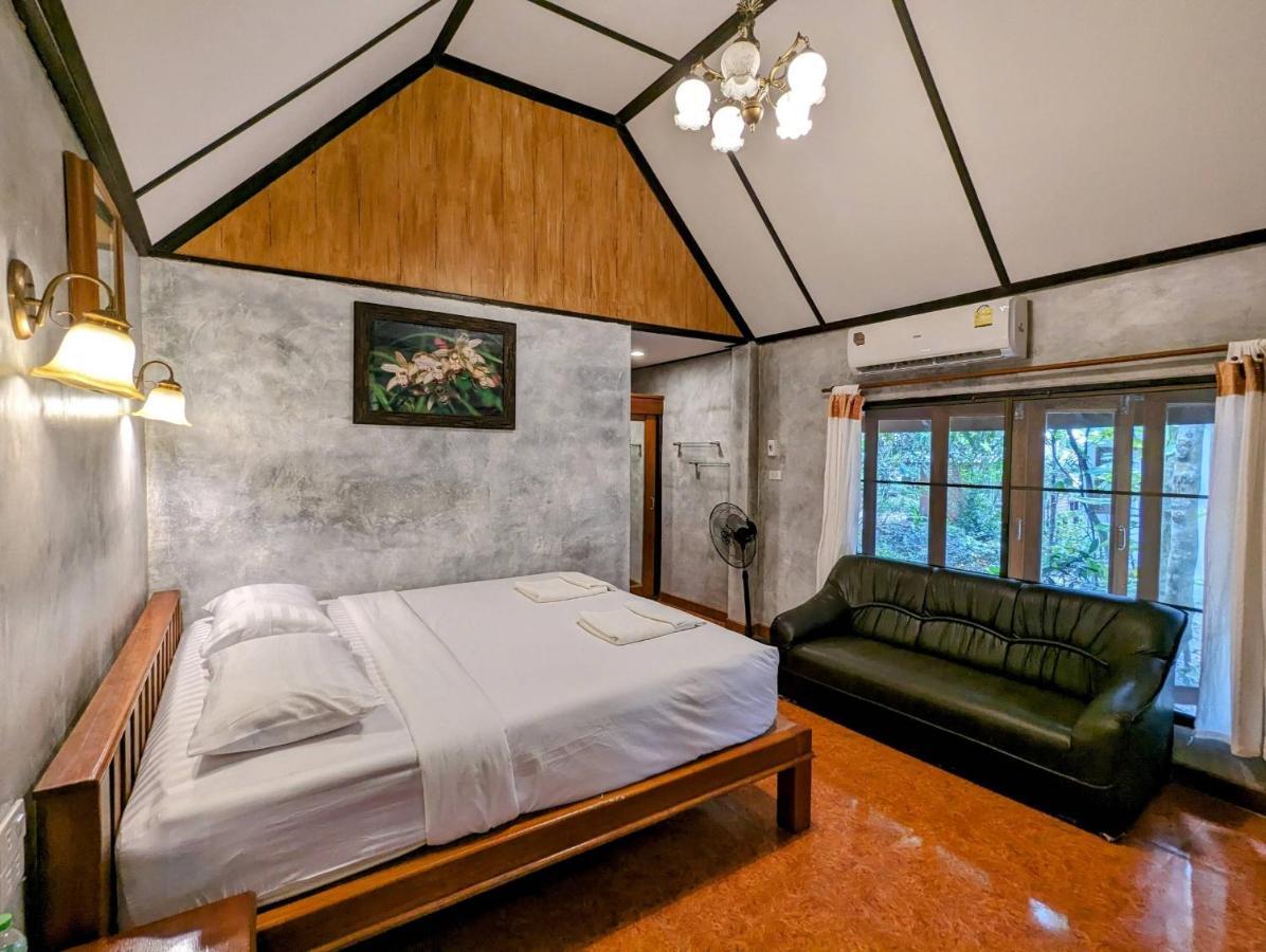 Ziggy Stardust Resort *
