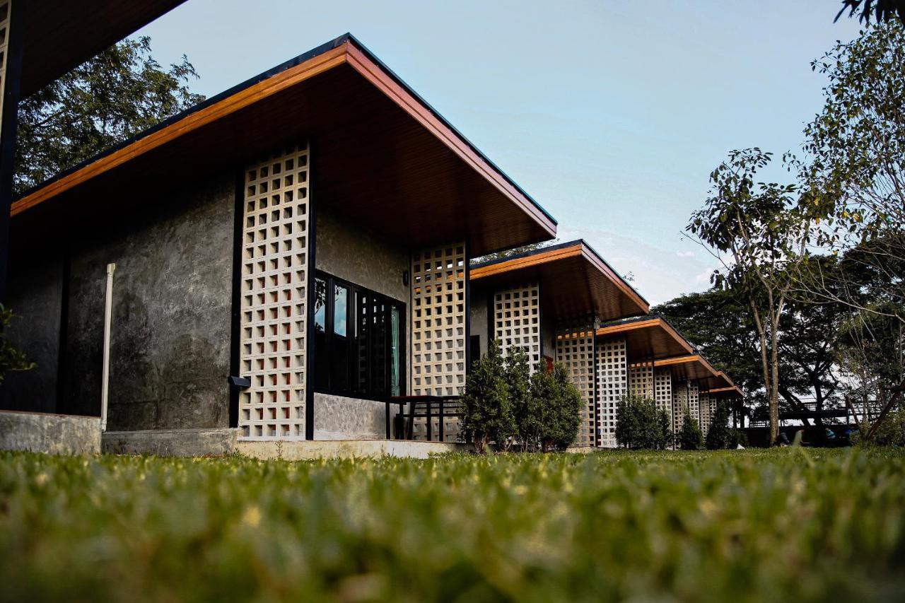 Baankampu Resort *