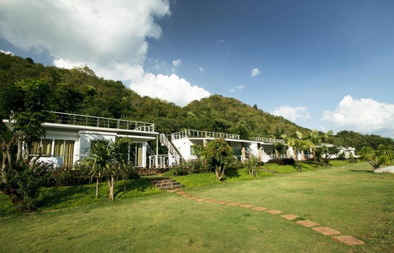 Yura Kiri Khao Yai Resort 2*